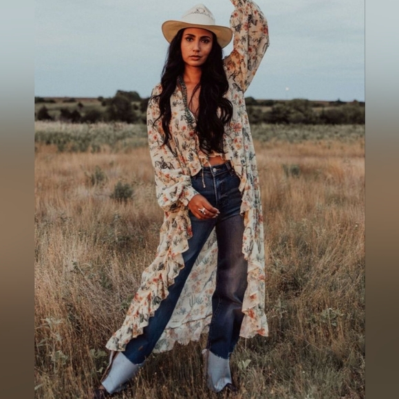 Turquoise Haven Sweaters - NWT Turquoise Haven FLORAL COWBOY RUFFLE KIMONO DUSTER Small - Large